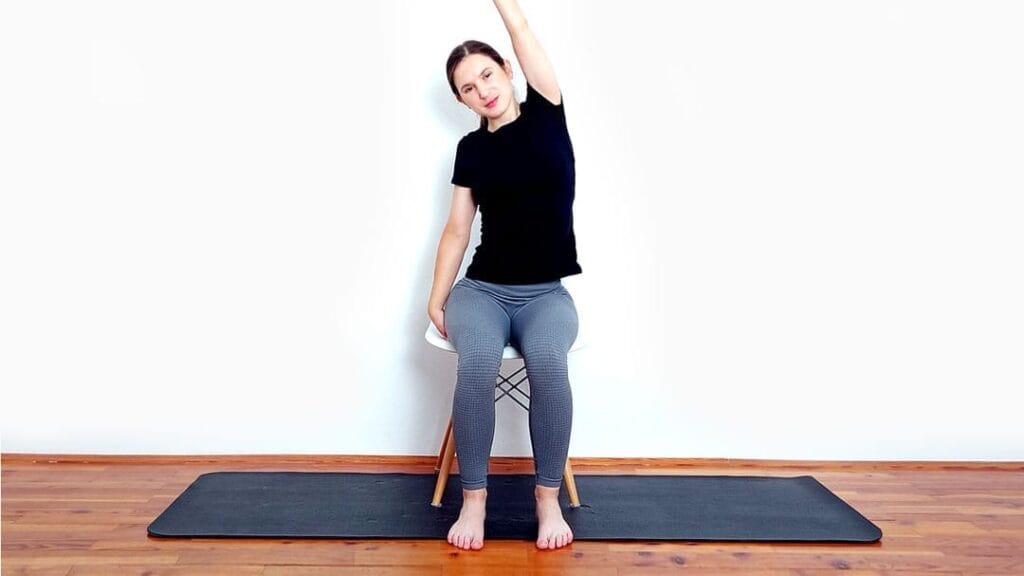 Iztezanje mišice Quadratus Lumborum v sedečem položaju korak 3